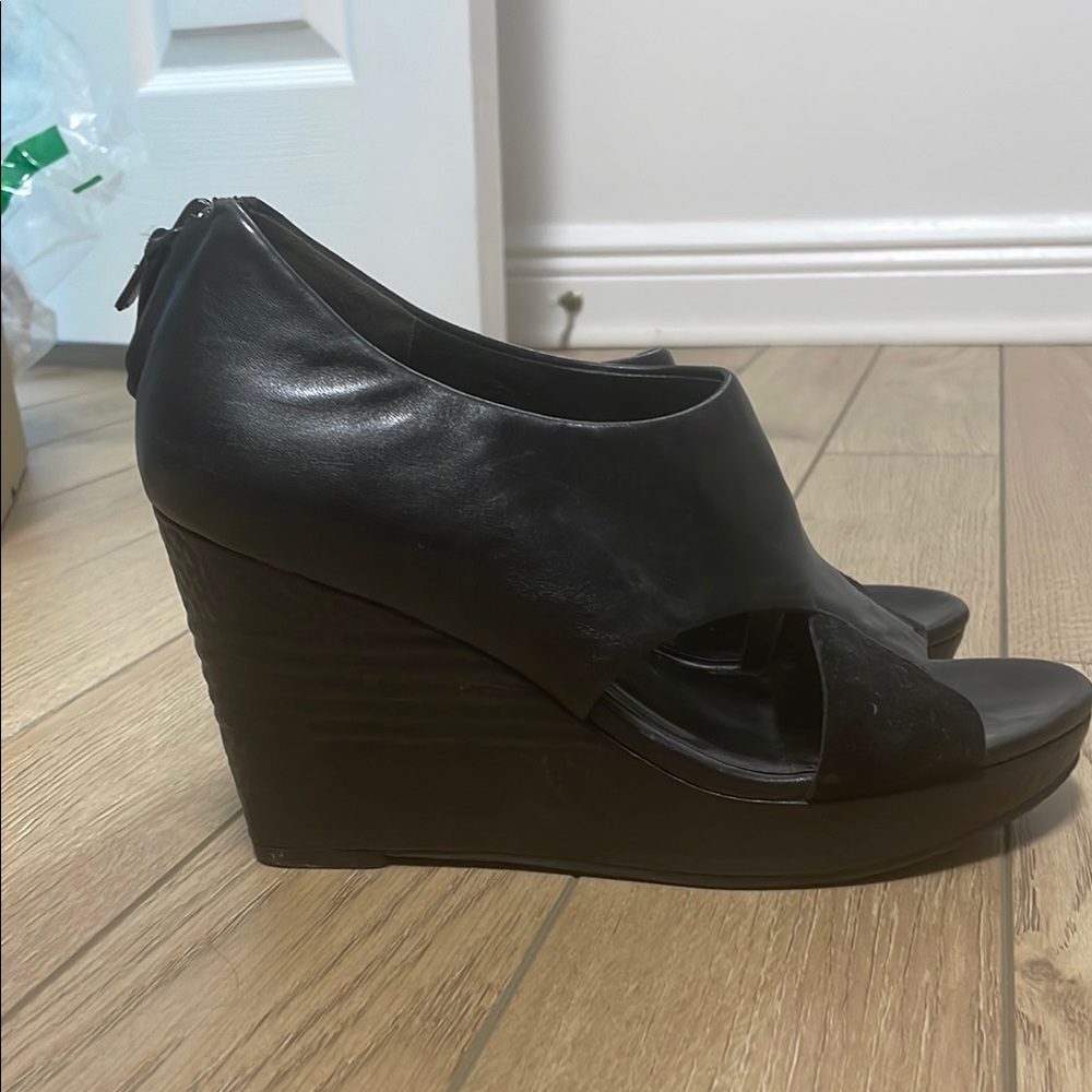 Cole Haan Sz 8 Black Wedge Heel Sandals